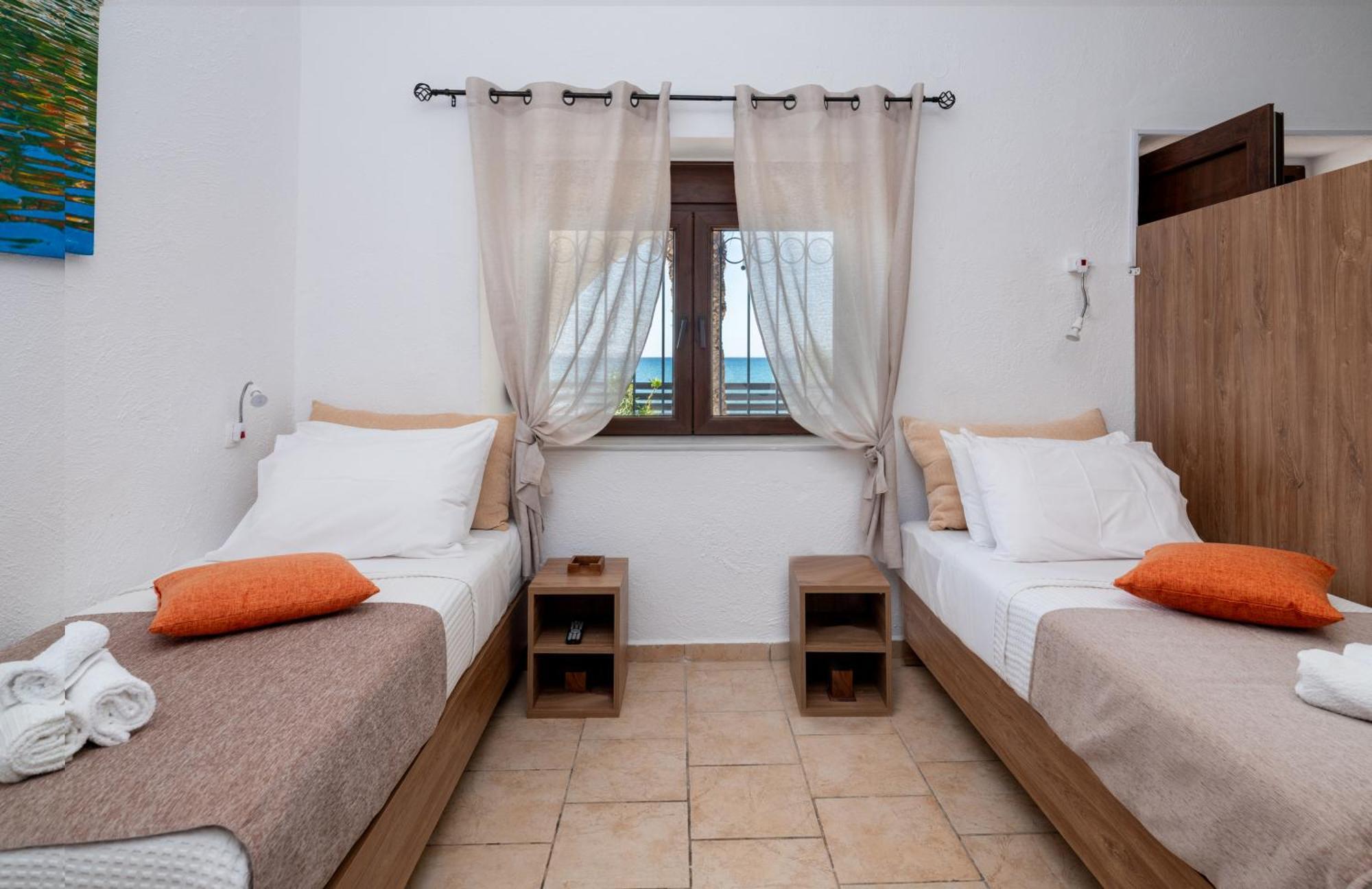 Atalanti Seaside Junior Suites Keratokampos Extérieur photo