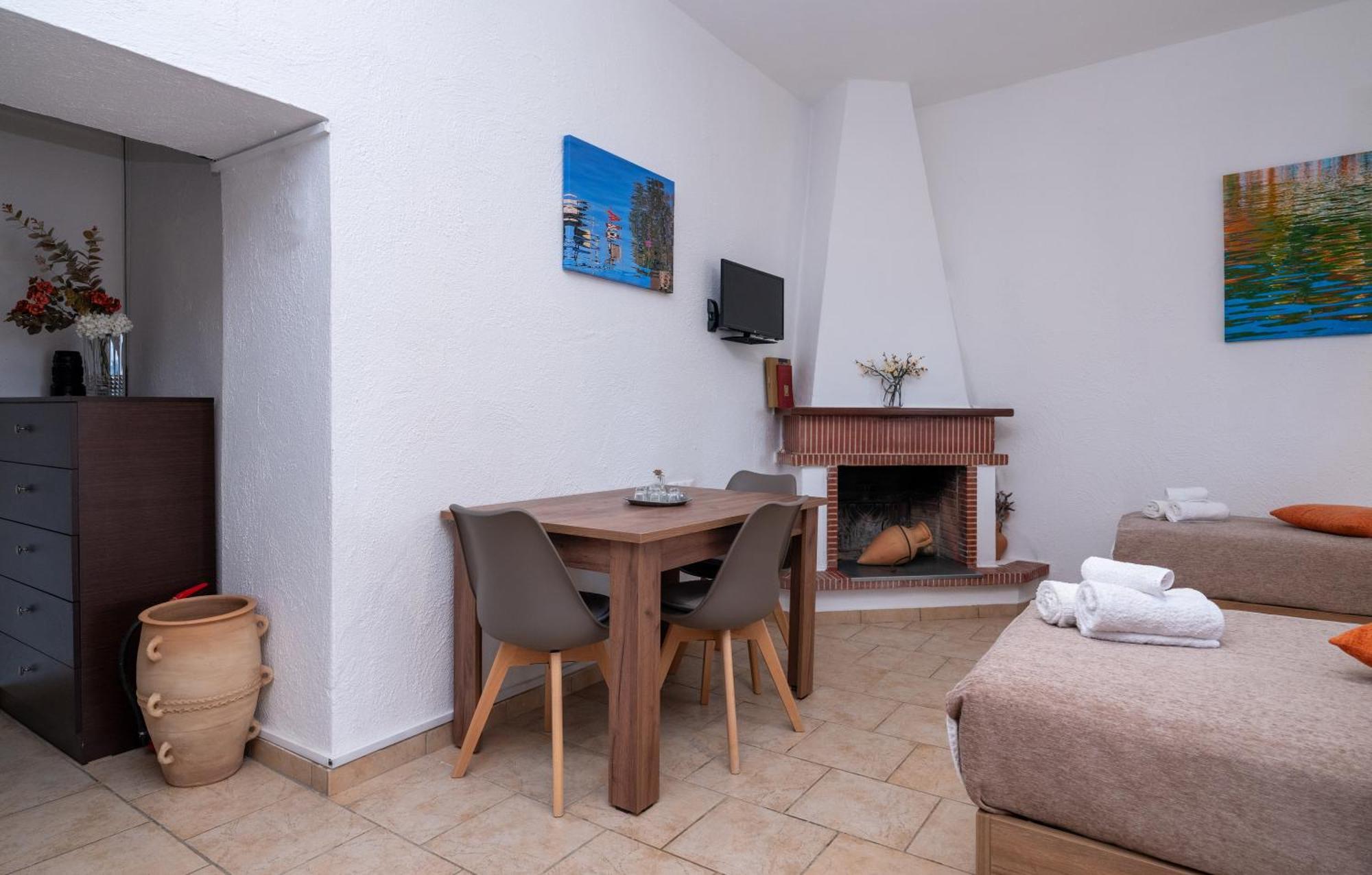 Atalanti Seaside Junior Suites Keratokampos Extérieur photo
