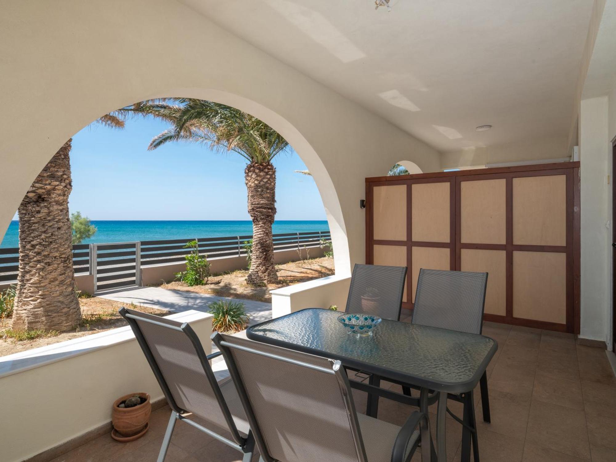 Atalanti Seaside Junior Suites Keratokampos Extérieur photo